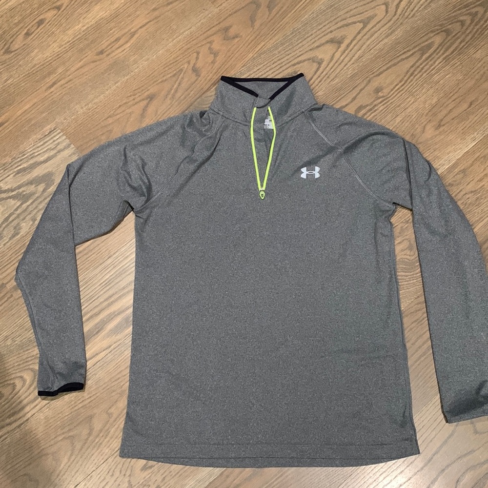 Under Armour Mens M long sleeve